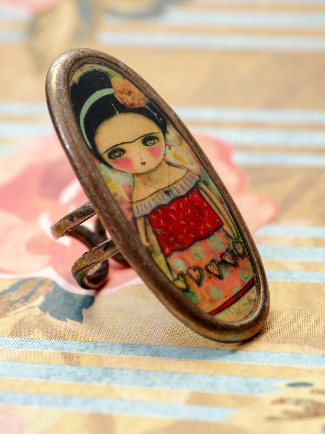 FRIDA WITH HEARTS - Hearts and love in original jewelry ring by Danita, Jewelry by Danita Art