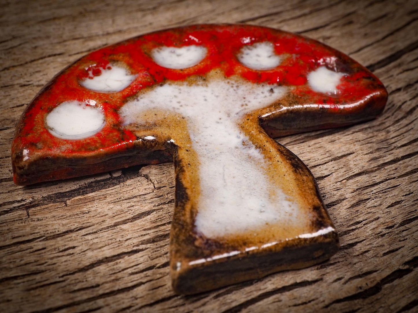 Original handmade ceramic artist paint color palettes by Idania Salcido, Danita Art. A unique work of ceramic art designed and hand built Idania Salcido. A beautiful handmade touch to any artist's studio with handmade glazed ceramic good for watercolors acrylics inks and oil paints. Clean with water or mineral spirits.