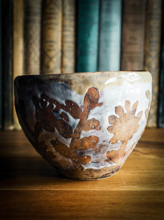 An original Idania Salcido Danita Art pinched ceramic pet cat art bowl. Handmade from locally foraged clay, this glazed ceramics one of a kind artwork is perfect for any kitchen plate and bowls unique collection. Food safe hand wash only bowl. A beautiful cat animal spirit and raw clay flowers adorn a unique artistic hand made pet food bowl.