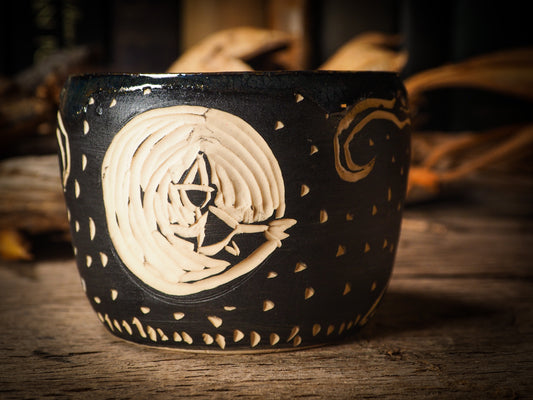 THE WITCH'S CAULDRON