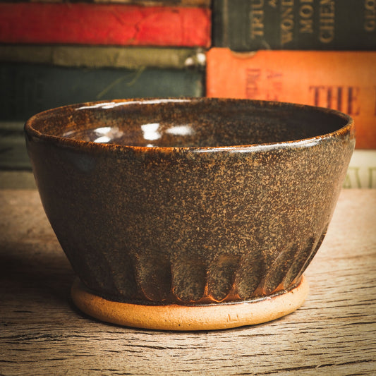 A beautiful cats sits in the bottom of this ceramic mug, adorned with earth tone and blue glazes. An original ceramic coffee and tea mug by Idania Salcido, the artist behind Danita Art. It measures 4 x 4 x 2.5 Inches, totally handmade in my studio. Food and drink safe, hand wash only.