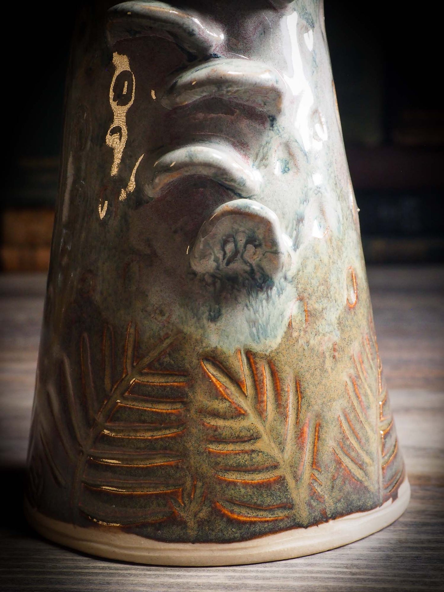 A beautiful original ceramic sculpture by idania salcido the artist behind Danita Art. Created with hand build techniques by the hands of the artists, this pieces is inspired by the mushrooms growing in the beautiful woodlands and forests of her imagination.