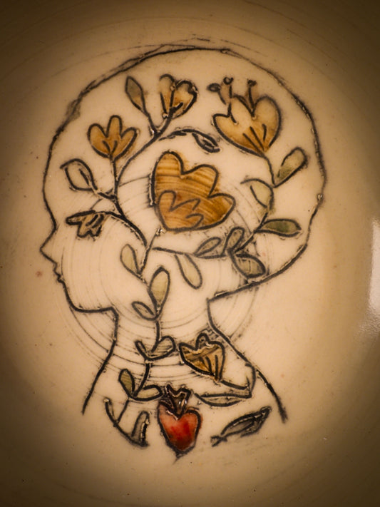 An original glazed ceramic food bowl by Idania Salcido, the artist behind Danita Art. With deep green hue glazes and hand decorated figures on the sides. Totally handmade in my studio, this is a unique piece that cannot be repeated. Food and drink safe, hand wash only.