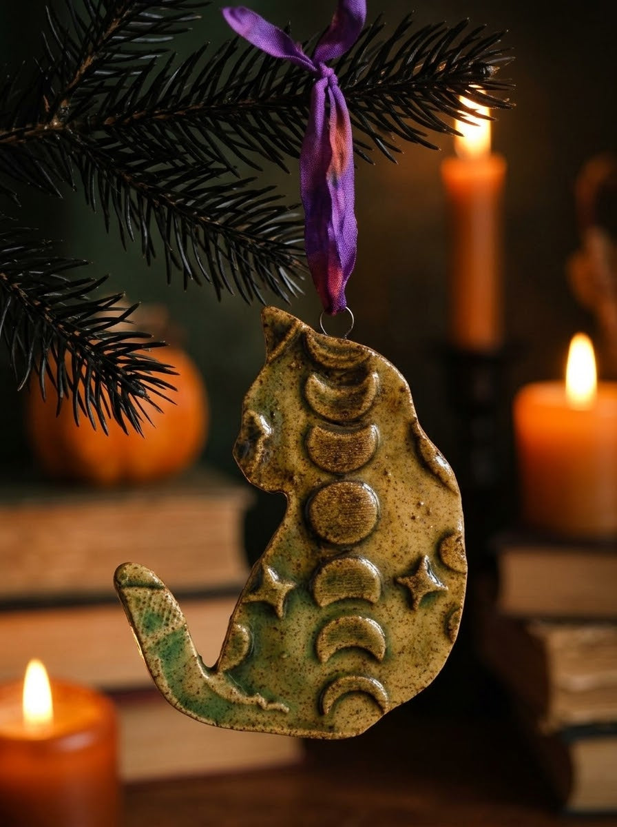 HALLOWEEN ORNAMENT #89 - GARLICMOON