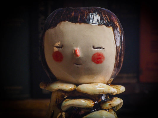 A beautiful original ceramic sculpture by idania salcido the artist behind Danita Art. Created with hand build techniques by the hands of the artists, this pieces is inspired by the mushrooms growing in the beautiful woodlands and forests of her imagination.