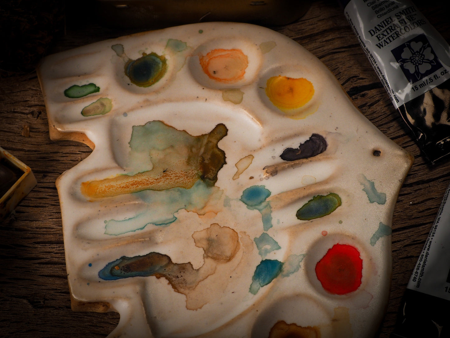 Each artist paint glazed ceramic palette by Idania Salcido, the artist behind Danita Art, is hand sculpted and fired with paint and scratch resistant glazes and with enough paint wells to keep and mix colors at ease. Acrylics, Oils and watercolors can be used, perfect for any medium! Clean with water or mineral spirits.