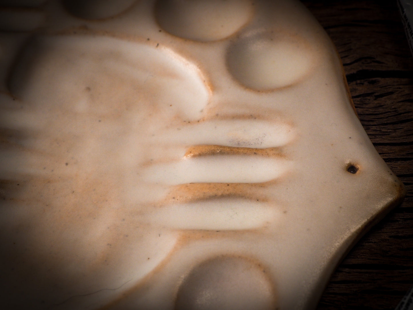 Each artist paint glazed ceramic palette by Idania Salcido, the artist behind Danita Art, is hand sculpted and fired with paint and scratch resistant glazes and with enough paint wells to keep and mix colors at ease. Acrylics, Oils and watercolors can be used, perfect for any medium! Clean with water or mineral spirits.