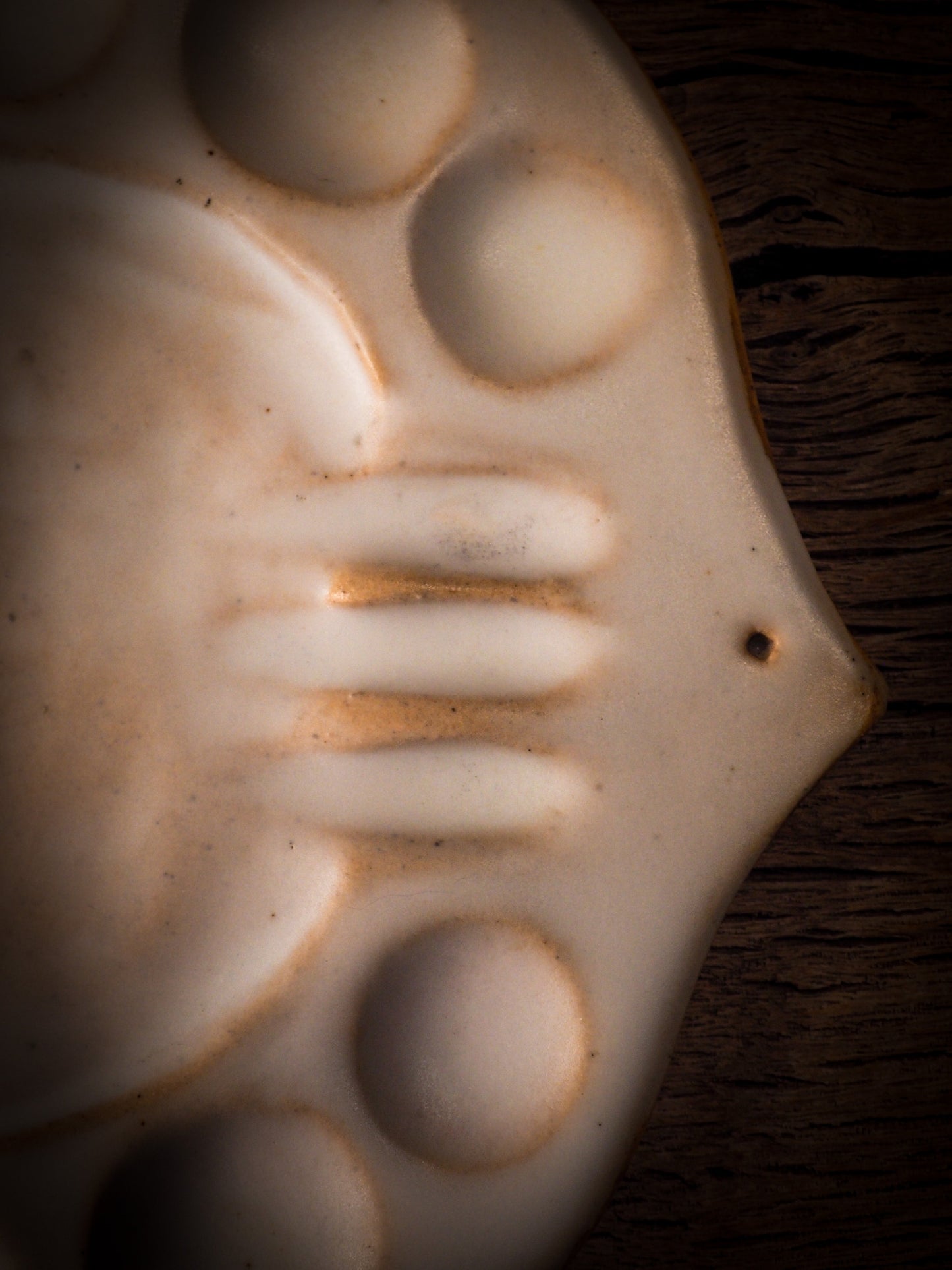 Each artist paint glazed ceramic palette by Idania Salcido, the artist behind Danita Art, is hand sculpted and fired with paint and scratch resistant glazes and with enough paint wells to keep and mix colors at ease. Acrylics, Oils and watercolors can be used, perfect for any medium! Clean with water or mineral spirits.