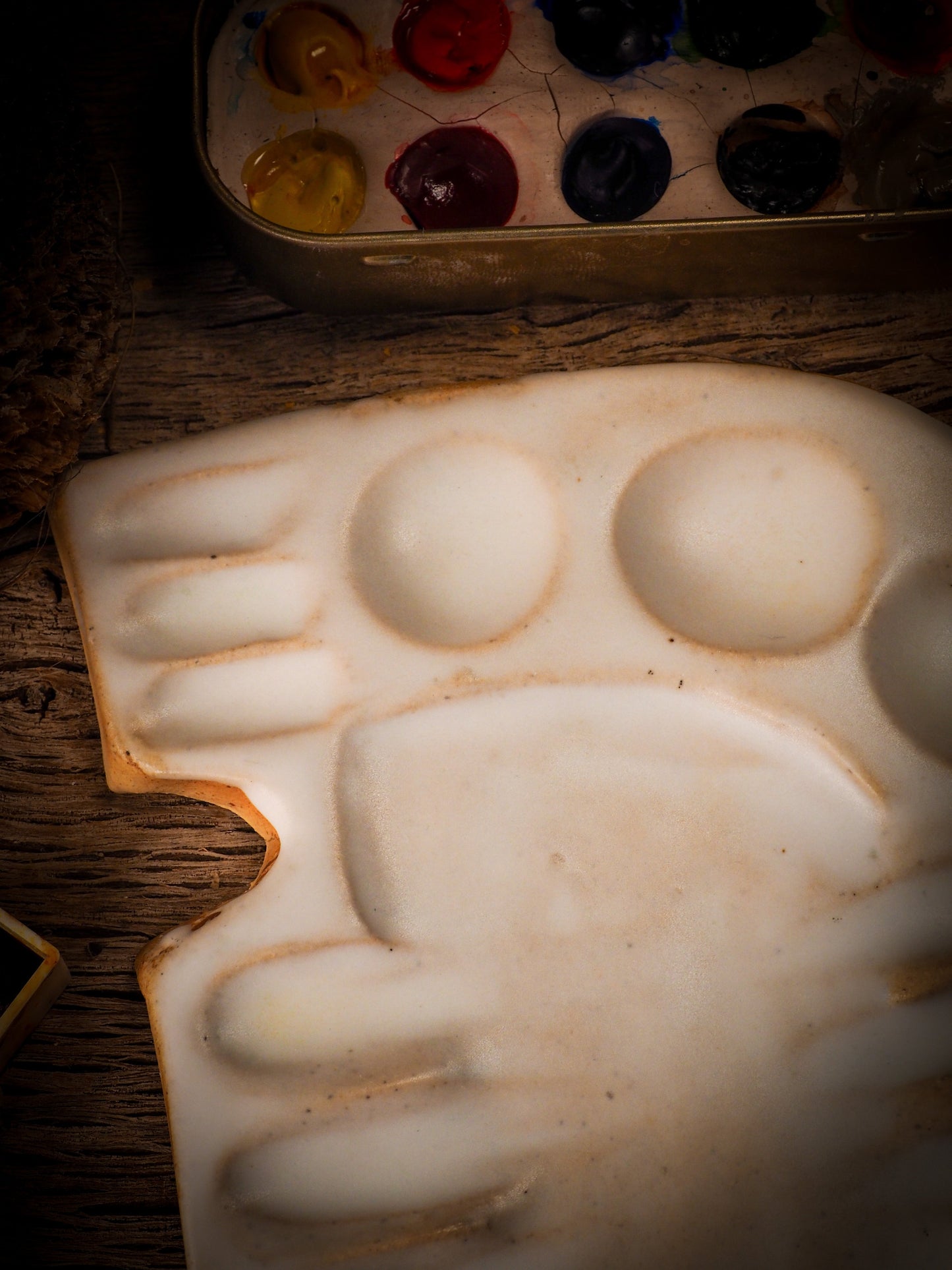 Each artist paint glazed ceramic palette by Idania Salcido, the artist behind Danita Art, is hand sculpted and fired with paint and scratch resistant glazes and with enough paint wells to keep and mix colors at ease. Acrylics, Oils and watercolors can be used, perfect for any medium! Clean with water or mineral spirits.